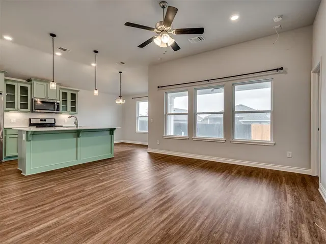 Photo 3 — 801 Blue Fish Road, Norman, OK 73069