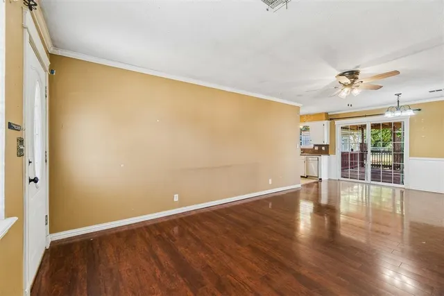 Photo 5 — 220 S Silver Drive, Mustang, OK 73064