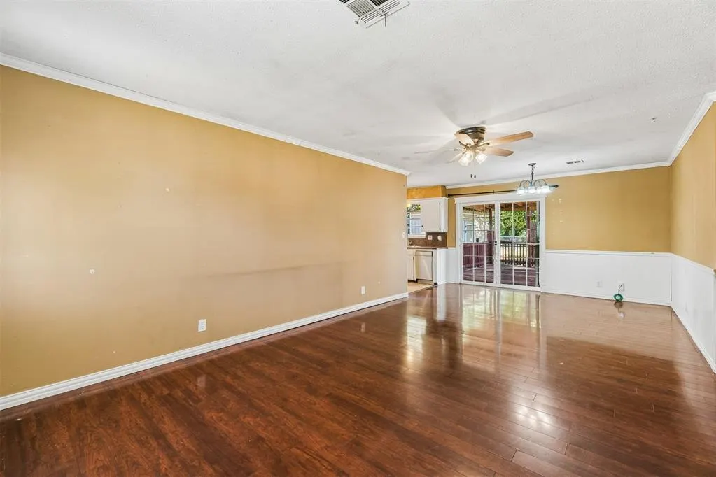 Photo 6 — 220 S Silver Drive, Mustang, OK 73064