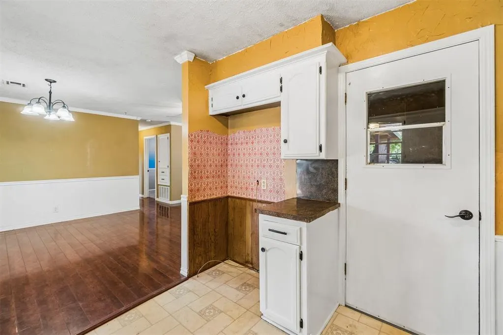 Photo 12 — 220 S Silver Drive, Mustang, OK 73064