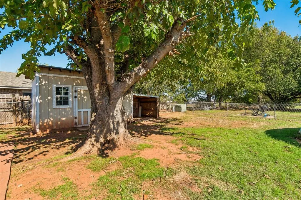 Photo 32 — 220 S Silver Drive, Mustang, OK 73064