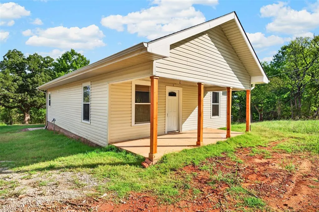 Front exterior — 619 W Lee Street, Pauls Valley, OK 73075
