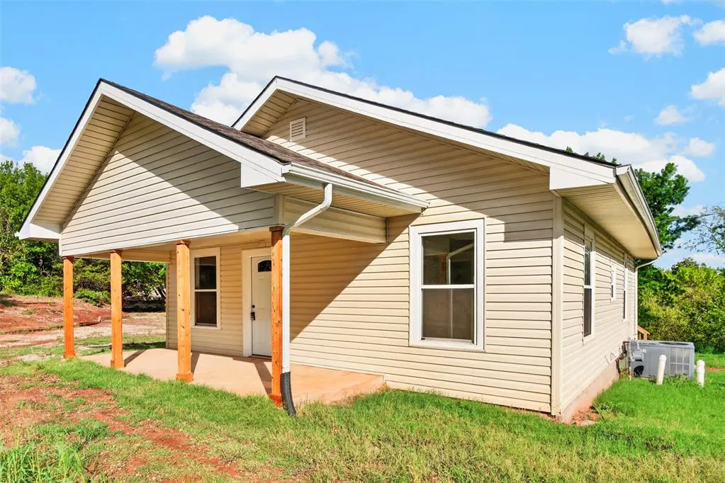 Photo 2 — 619 W Lee Street, Pauls Valley, OK 73075