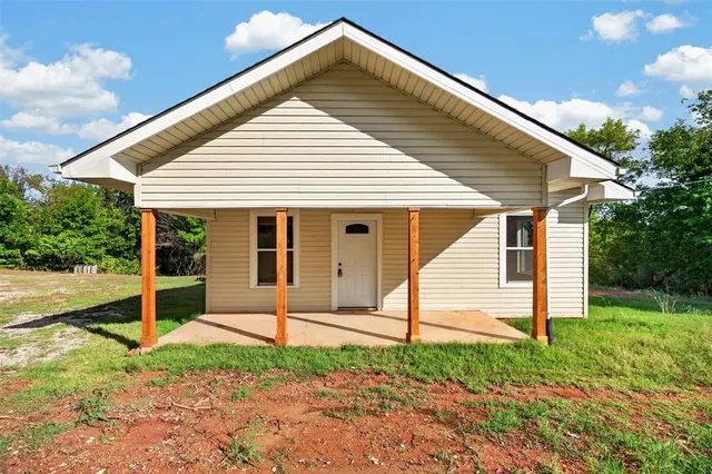 Photo 3 — 619 W Lee Street, Pauls Valley, OK 73075
