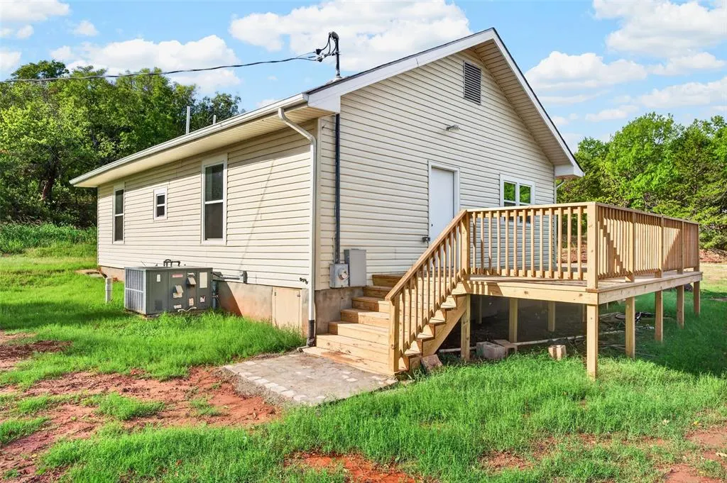 Photo 4 — 619 W Lee Street, Pauls Valley, OK 73075