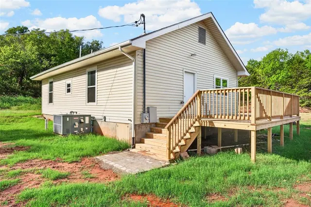 Photo 4 — 619 W Lee Street, Pauls Valley, OK 73075