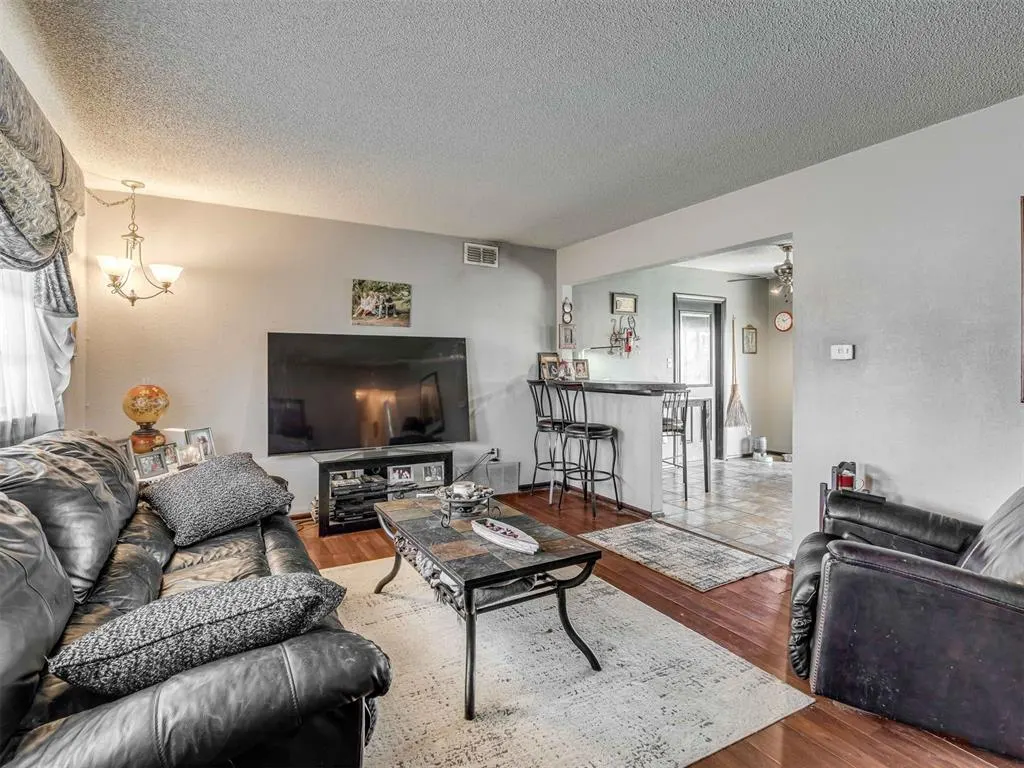 Photo 5 — 1400 Vickie Drive, Del City, OK 73115