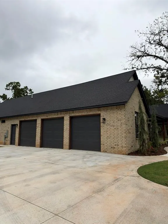 Photo 3 — 21113 Reserve Circle, Harrah, OK 73045