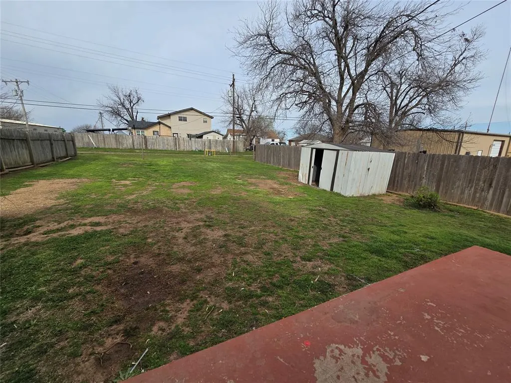 Photo 2 — 223 S Oak Street, Apache, OK 73006