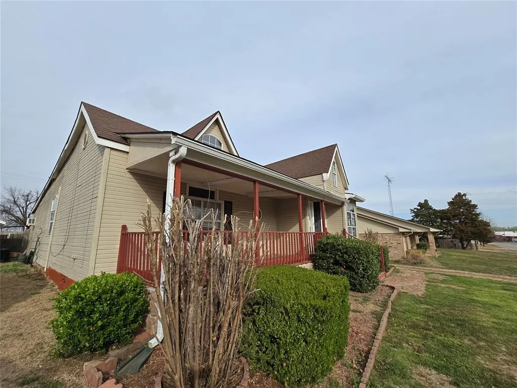 Photo 20 — 223 S Oak Street, Apache, OK 73006