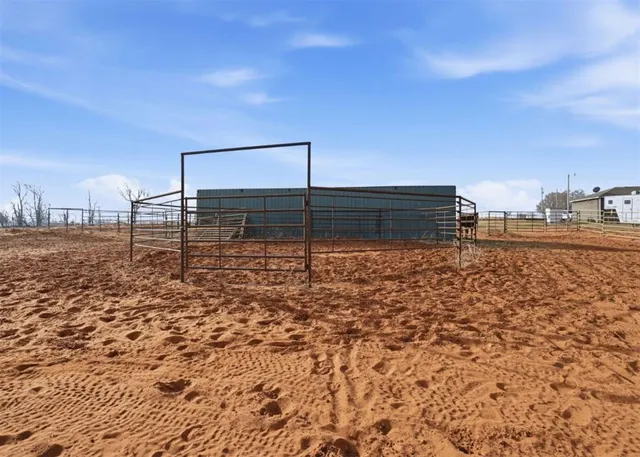 Photo 3 — 20319 E 1110 Road, Elk City, OK 73644