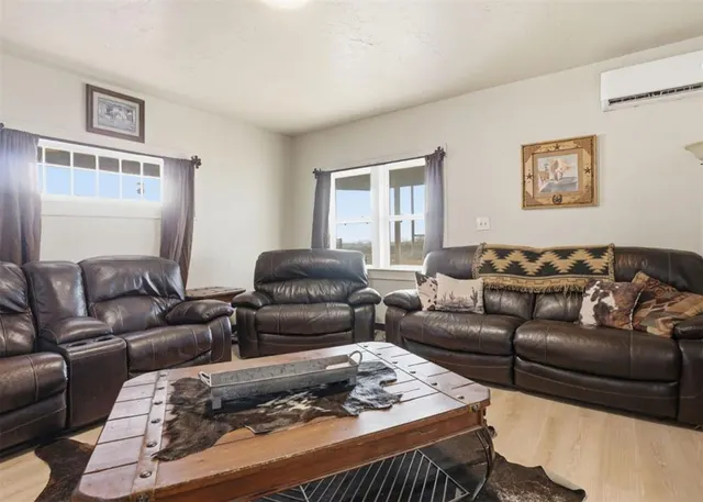 Photo 4 — 20319 E 1110 Road, Elk City, OK 73644