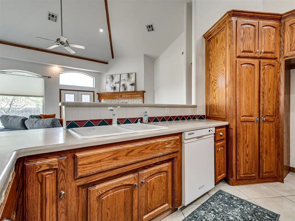 Photo 16 — 11105 Burning Oaks Drive, Oklahoma City, OK 73150