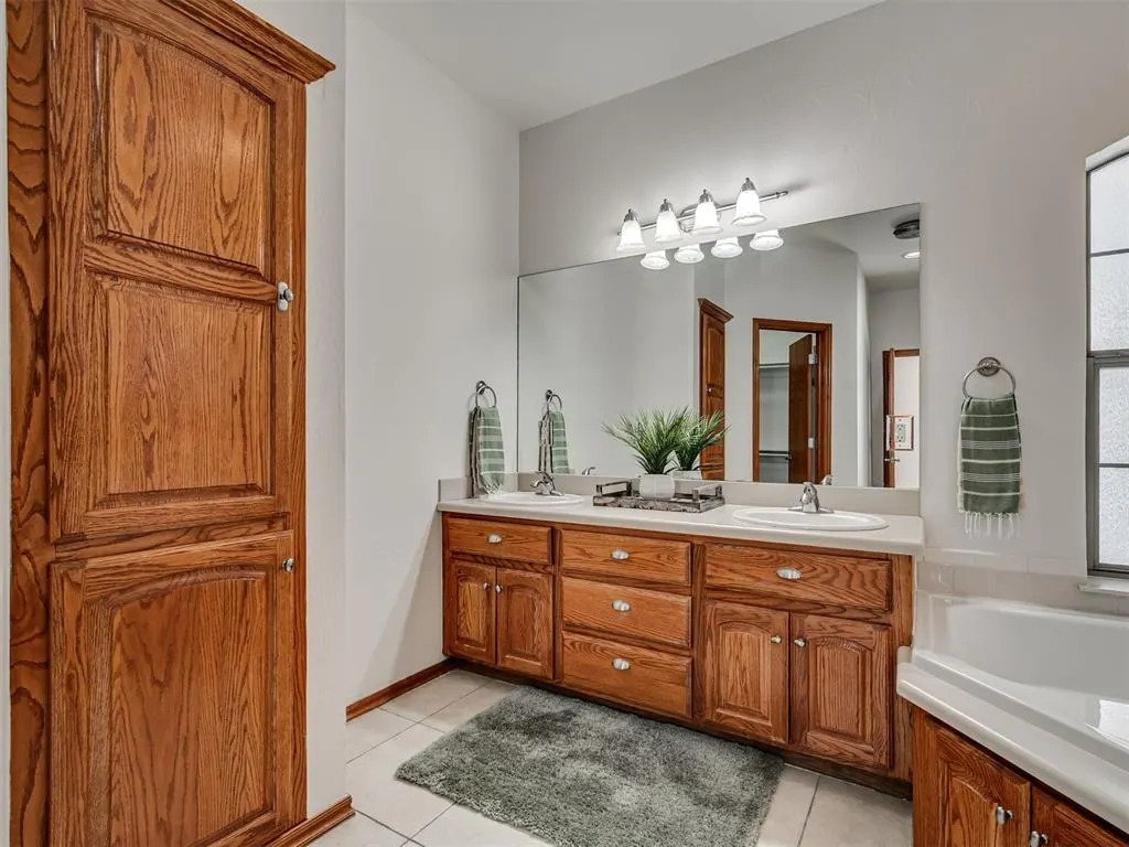 Photo 21 — 11105 Burning Oaks Drive, Oklahoma City, OK 73150