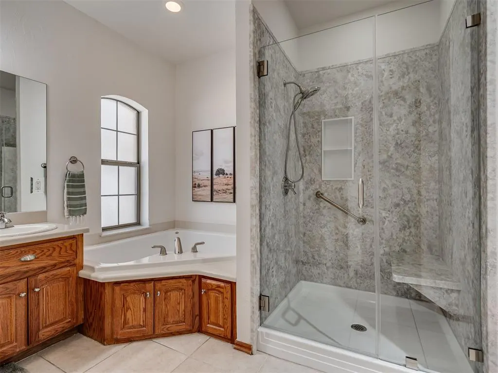 Photo 8 — 11105 Burning Oaks Drive, Oklahoma City, OK 73150