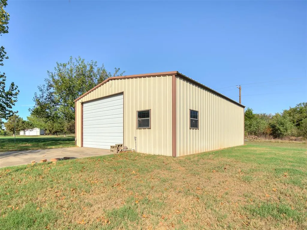 Photo 3 — 11105 Burning Oaks Drive, Oklahoma City, OK 73150