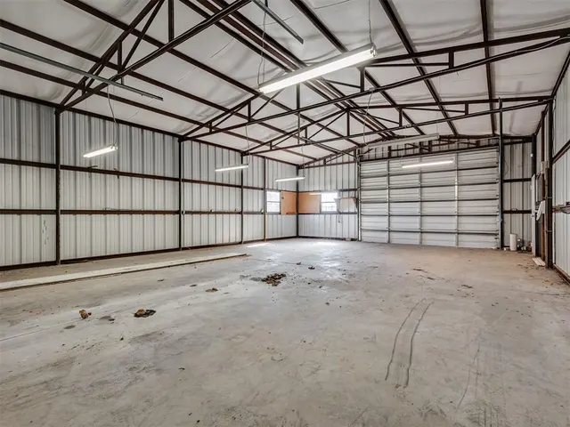 Photo 4 — 11105 Burning Oaks Drive, Oklahoma City, OK 73150