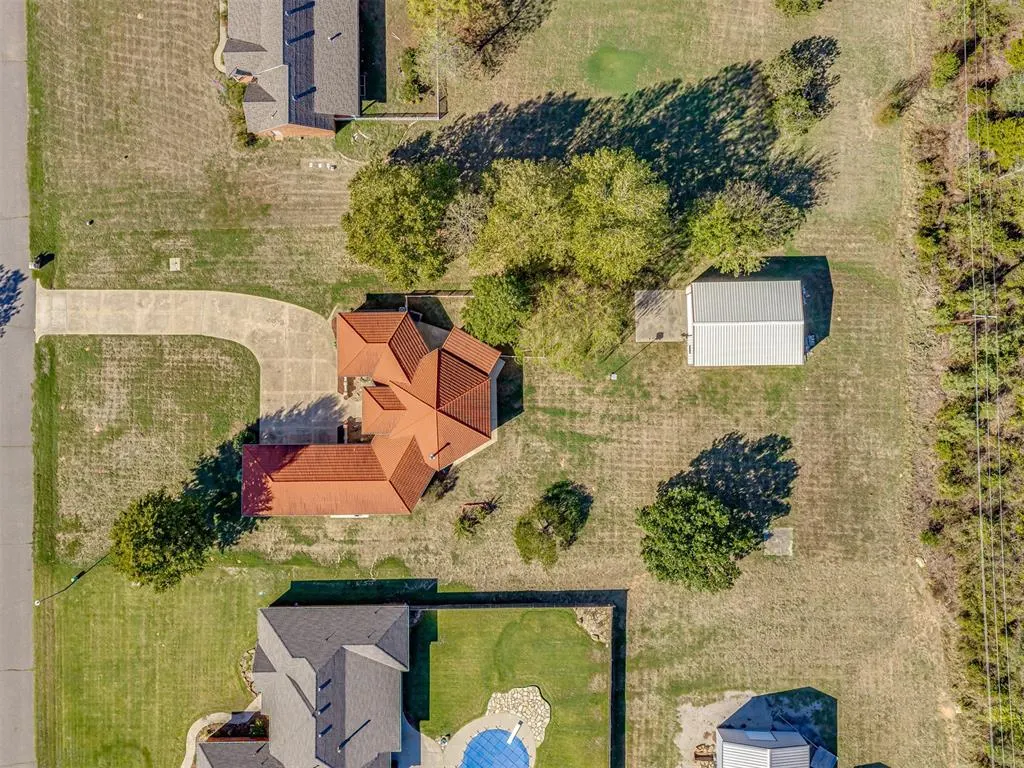 Photo 2 — 11105 Burning Oaks Drive, Oklahoma City, OK 73150