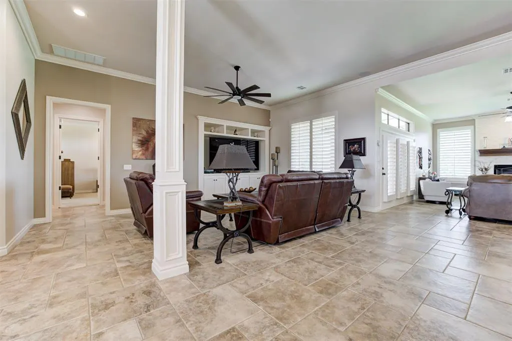 Photo 6 — 301 Carmel Valley Way, Edmond, OK 73025