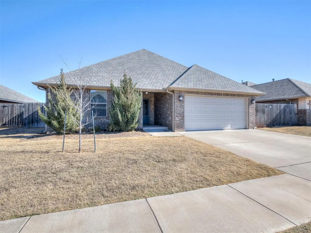 Photo 2 — 16708 Doyle Drive, Edmond, OK 73012