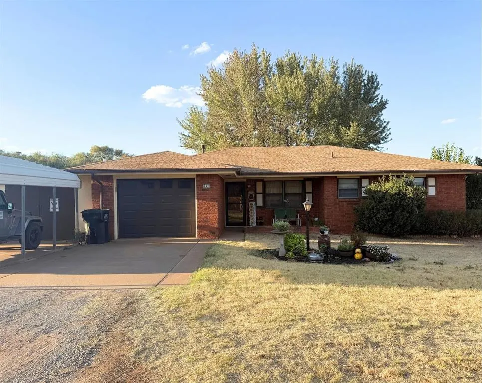 Front exterior — 809 S F Street, Arapaho, OK 73620