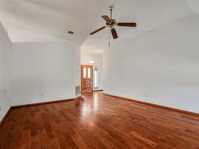 Photo 6 — 1720 Oriole Court, Norman, OK 73071