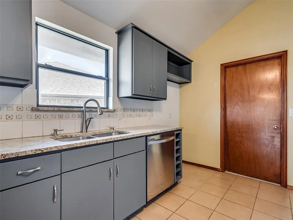 Photo 9 — 1720 Oriole Court, Norman, OK 73071