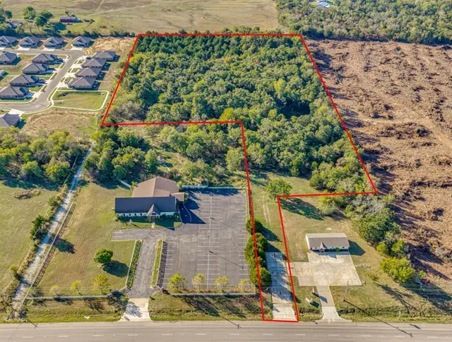 Photo 4 — NE 23rd Street, Choctaw, OK 73020