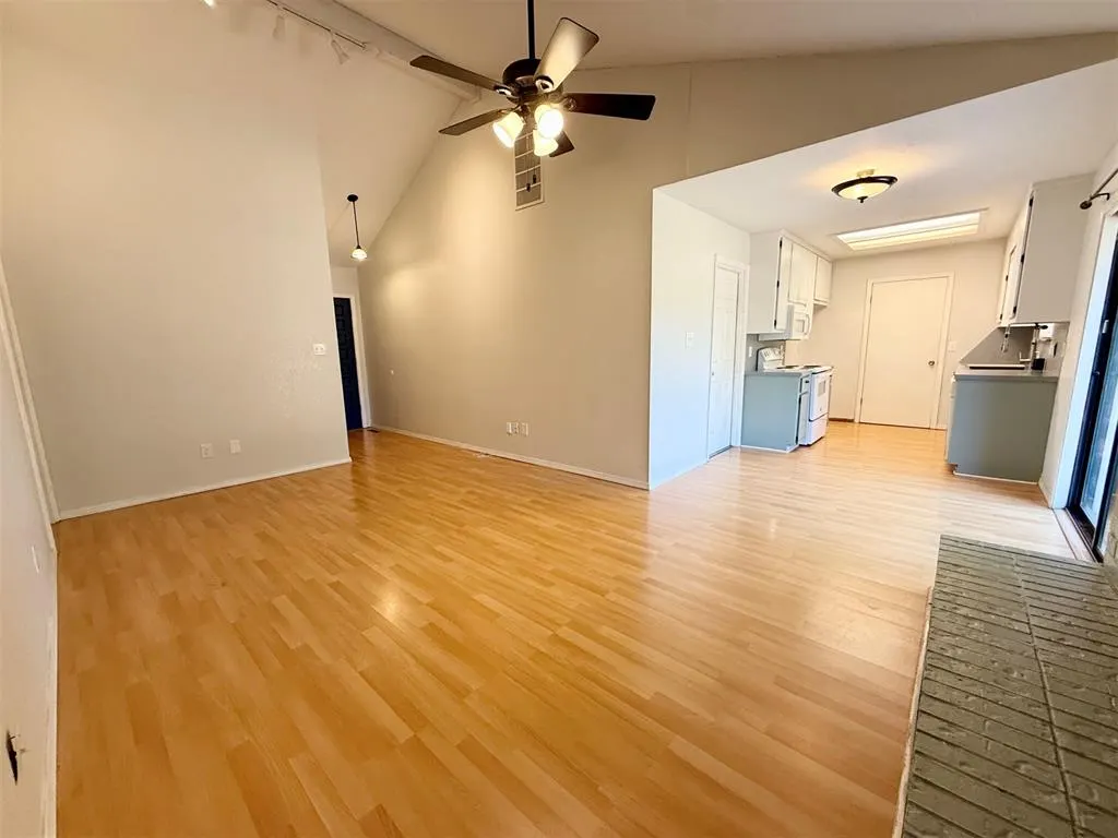 Photo 3 — 3608 Peregrine Drive, Norman, OK 73072