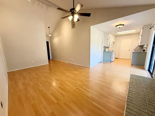 Photo 3 — 3608 Peregrine Drive, Norman, OK 73072