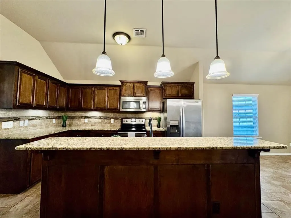 Photo 11 — 19516 Taggert Drive, Oklahoma City, OK 73012