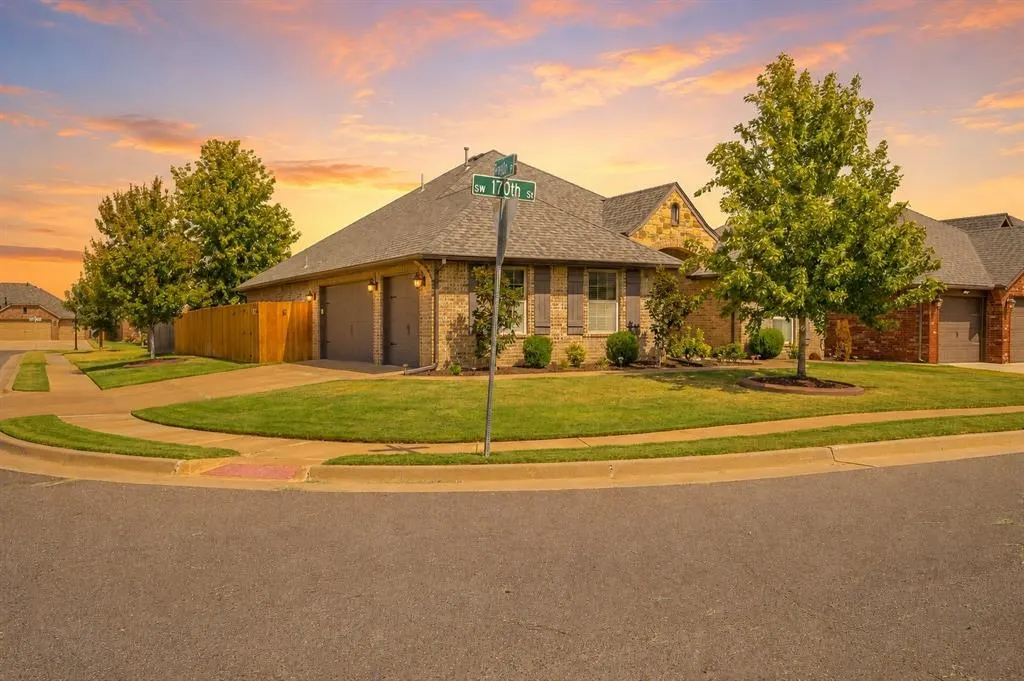 Photo 2 — 413 SW 170th Street, Oklahoma City, OK 73170