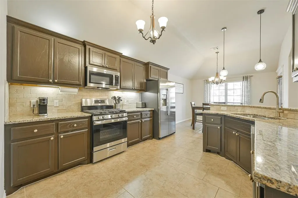 Photo 8 — 413 SW 170th Street, Oklahoma City, OK 73170