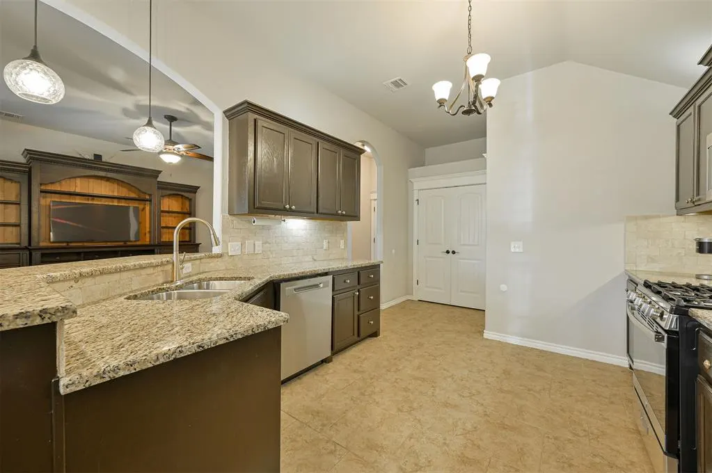 Photo 10 — 413 SW 170th Street, Oklahoma City, OK 73170