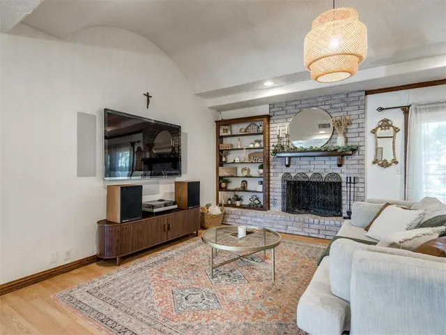 Photo 6 — 8221 Willow Creek Boulevard, Oklahoma City, OK 73162