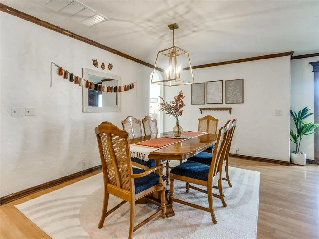 Photo 10 — 8221 Willow Creek Boulevard, Oklahoma City, OK 73162