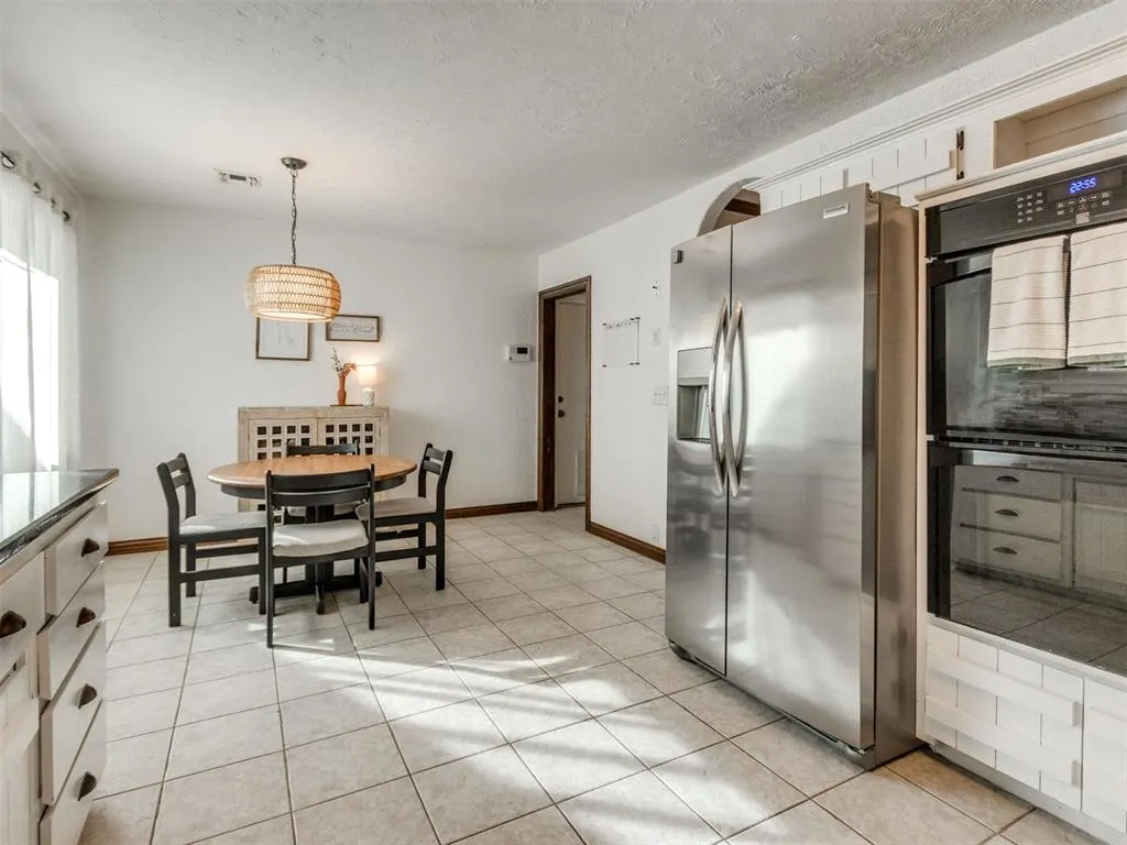 Photo 16 — 8221 Willow Creek Boulevard, Oklahoma City, OK 73162