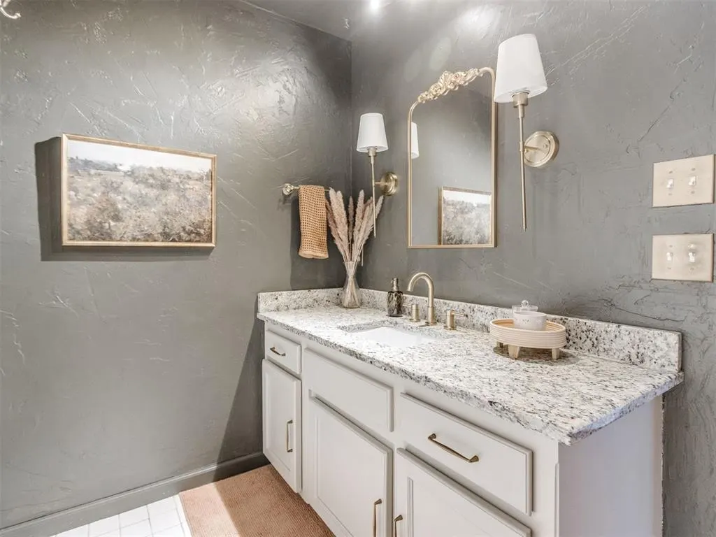 Photo 30 — 8221 Willow Creek Boulevard, Oklahoma City, OK 73162