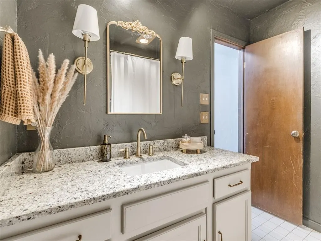 Photo 31 — 8221 Willow Creek Boulevard, Oklahoma City, OK 73162