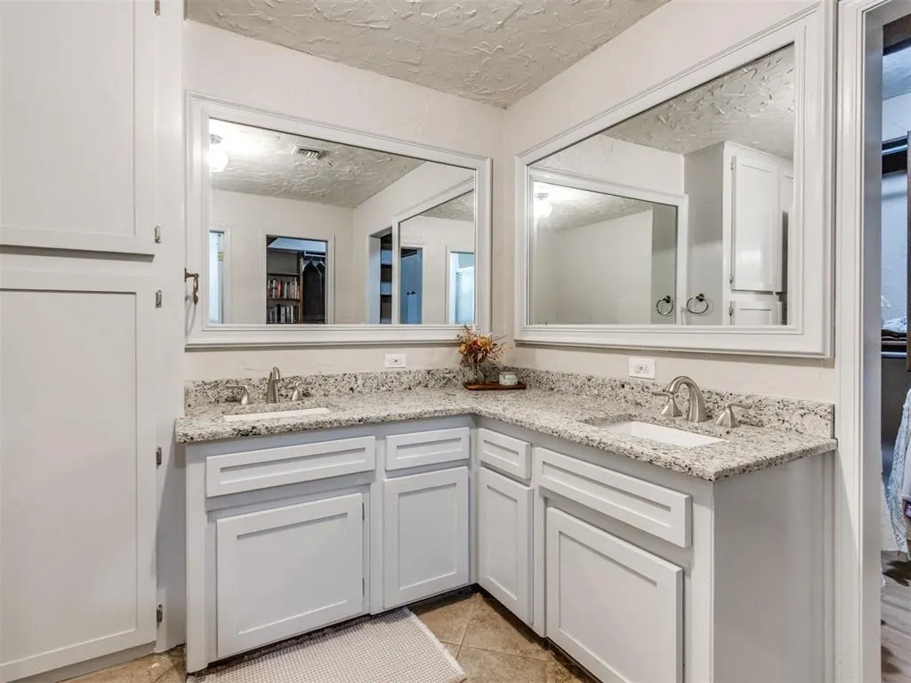 Photo 37 — 8221 Willow Creek Boulevard, Oklahoma City, OK 73162