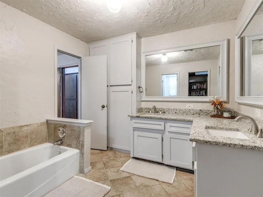 Photo 38 — 8221 Willow Creek Boulevard, Oklahoma City, OK 73162