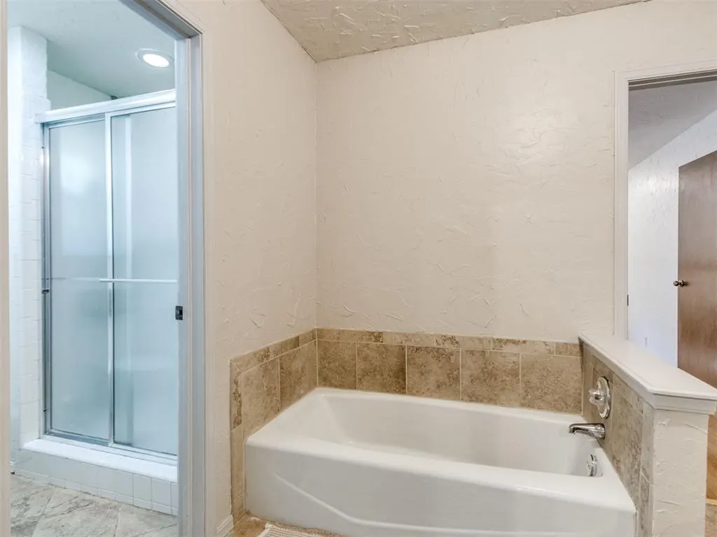Photo 39 — 8221 Willow Creek Boulevard, Oklahoma City, OK 73162