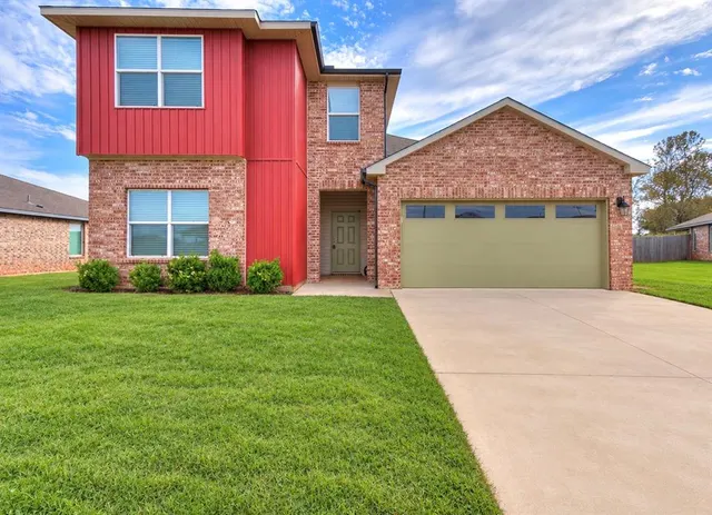 Photo 2 — 10516 NW 24th Street, Yukon, OK 73099