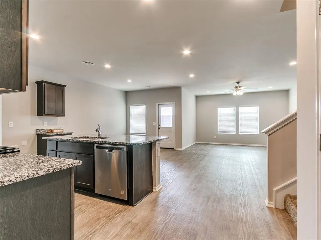 Photo 7 — 10516 NW 24th Street, Yukon, OK 73099