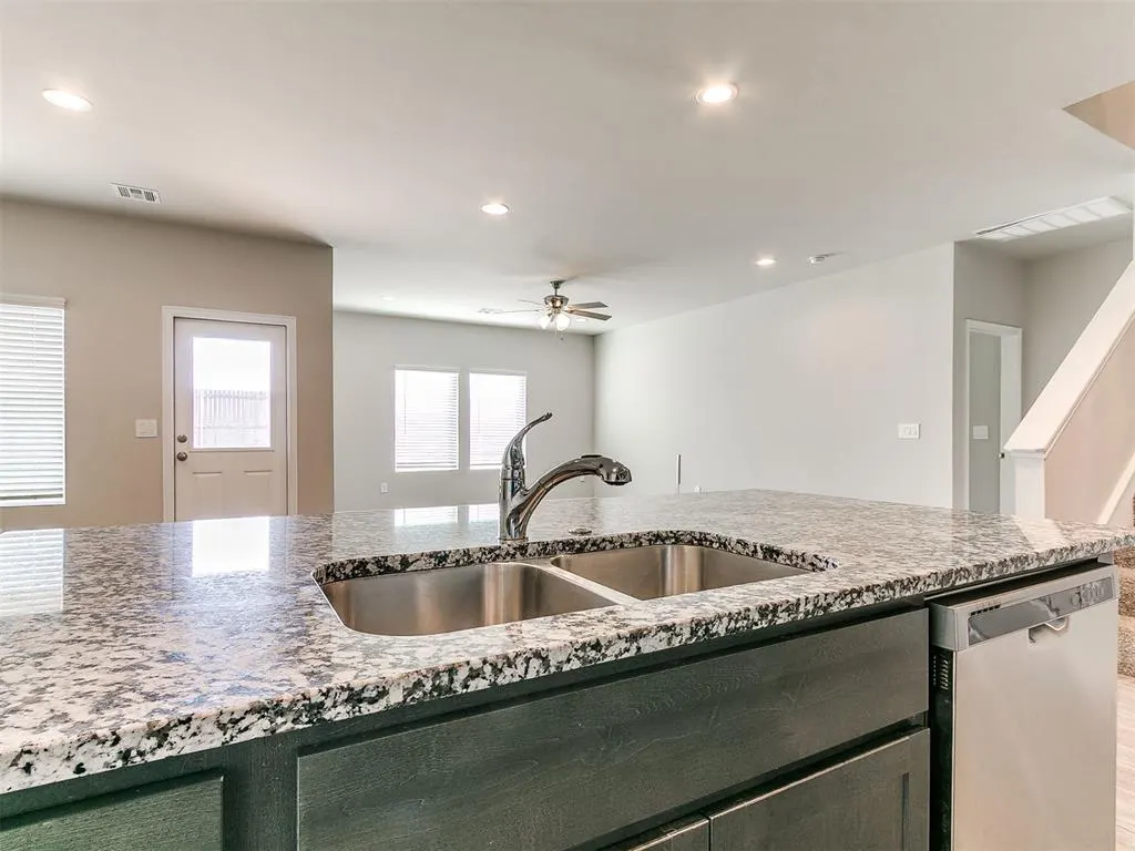 Photo 10 — 10516 NW 24th Street, Yukon, OK 73099