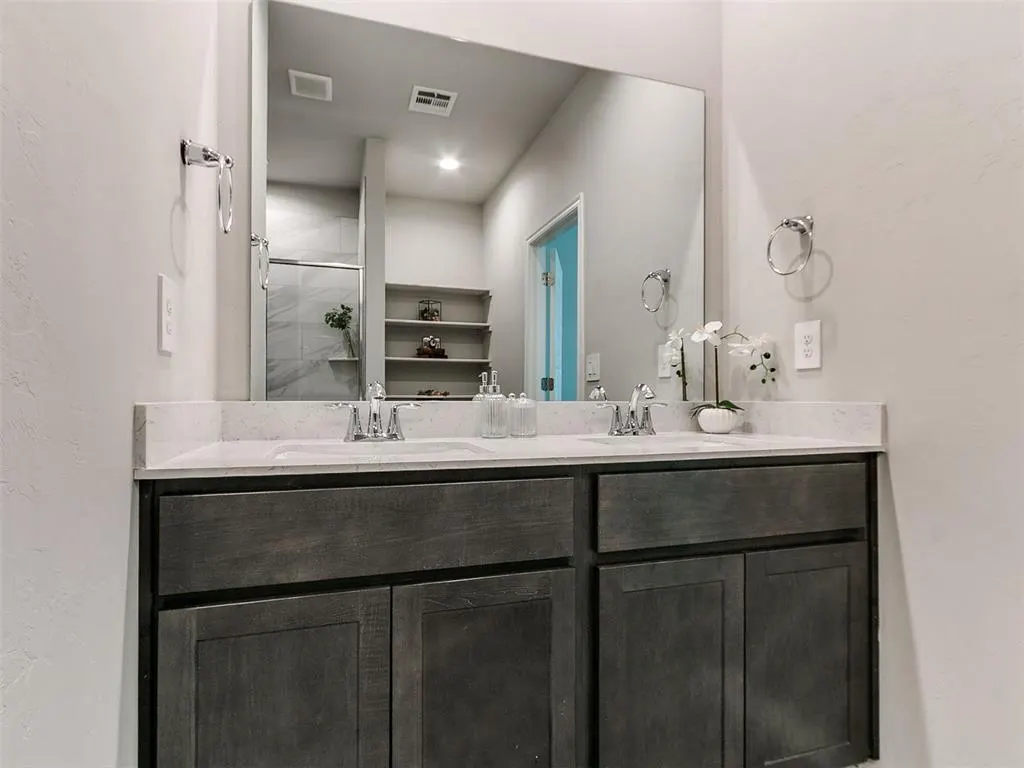 Photo 20 — 10516 NW 24th Street, Yukon, OK 73099