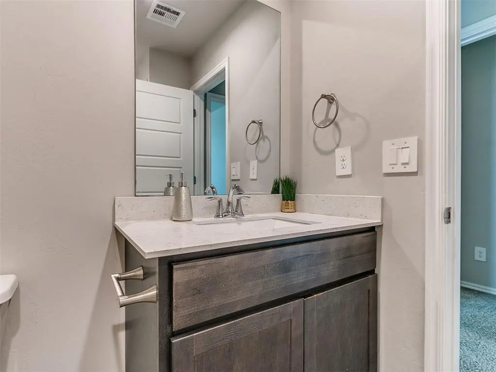 Photo 32 — 10516 NW 24th Street, Yukon, OK 73099