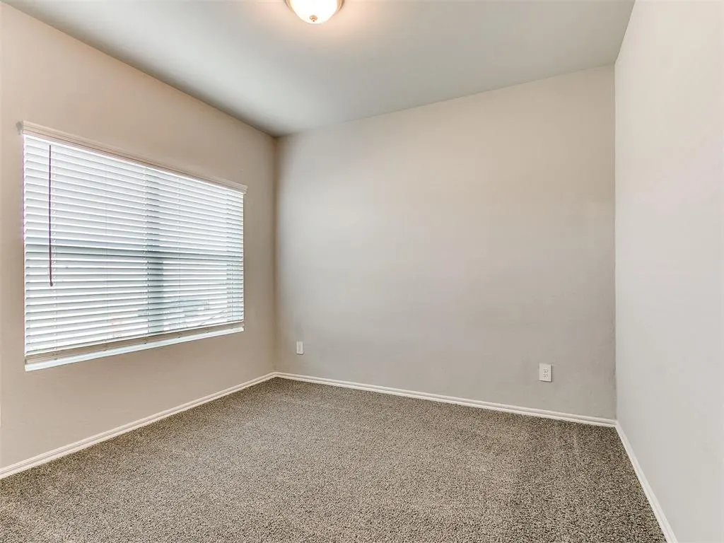 Photo 34 — 10516 NW 24th Street, Yukon, OK 73099