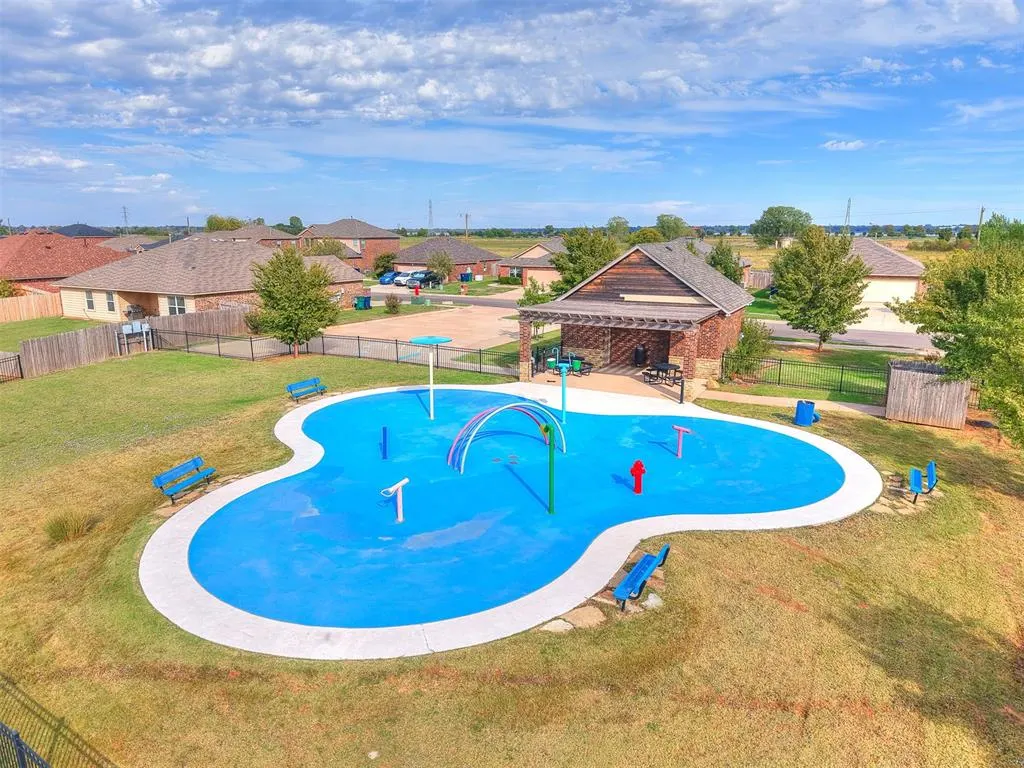 Photo 47 — 10516 NW 24th Street, Yukon, OK 73099