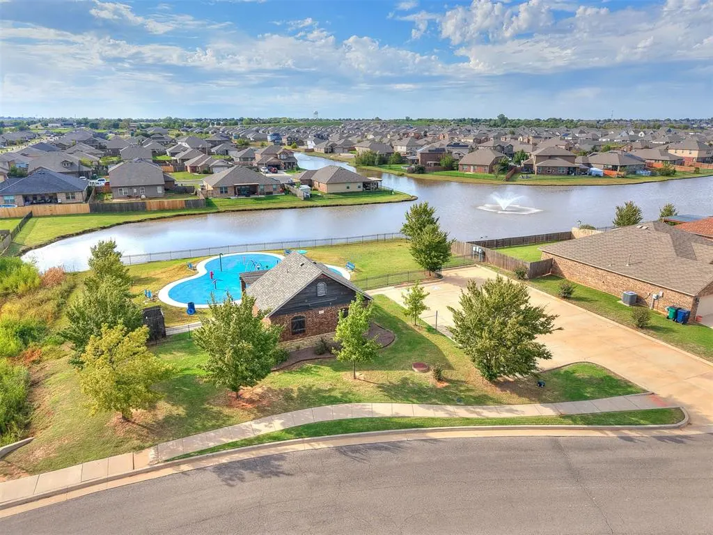 Photo 48 — 10516 NW 24th Street, Yukon, OK 73099